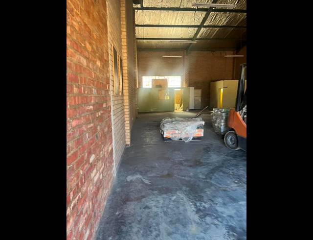 INDUSTRIAL PROPERTY TO RENT IN MAFIKENG CBD